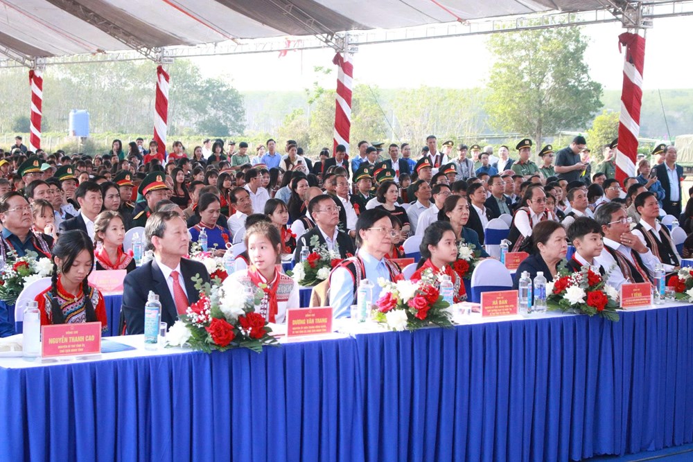 Quảng Ngãi khởi công 5 trường nội trú hơn 1.100 tỉ đồng tại các xã biên giới - ảnh 3