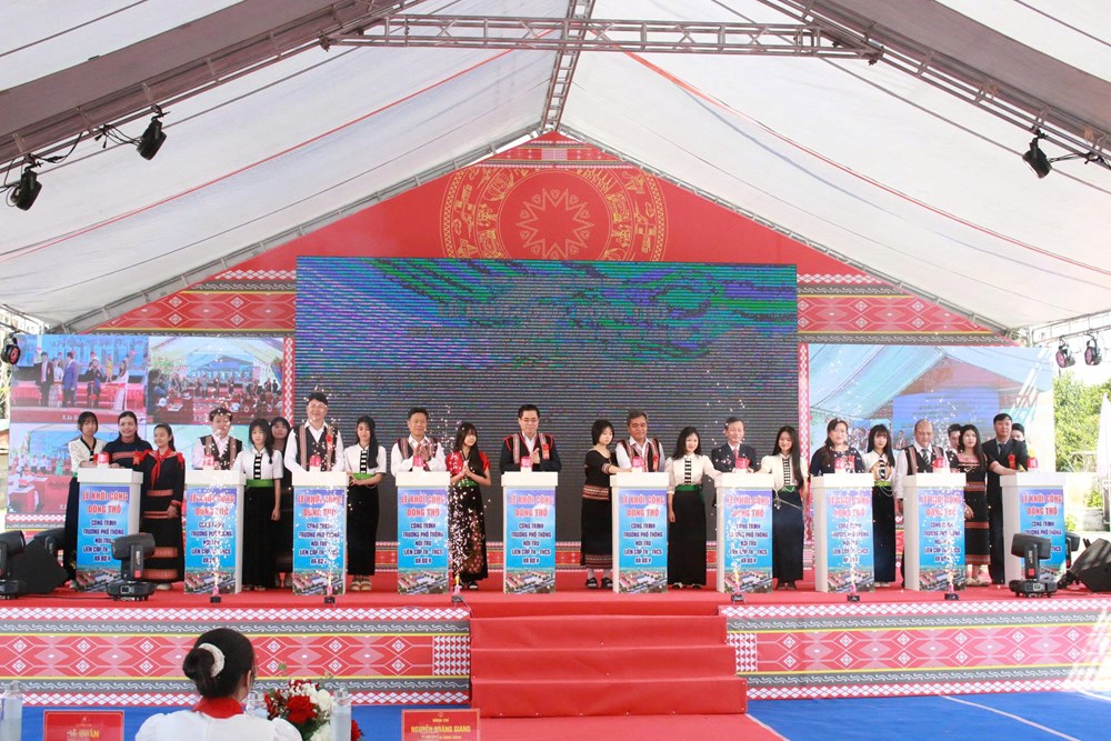 Quảng Ngãi khởi công 5 trường nội trú hơn 1.100 tỉ đồng tại các xã biên giới - ảnh 6