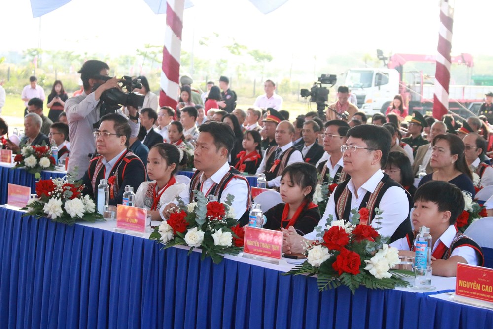 Quảng Ngãi khởi công 5 trường nội trú hơn 1.100 tỉ đồng tại các xã biên giới - ảnh 2