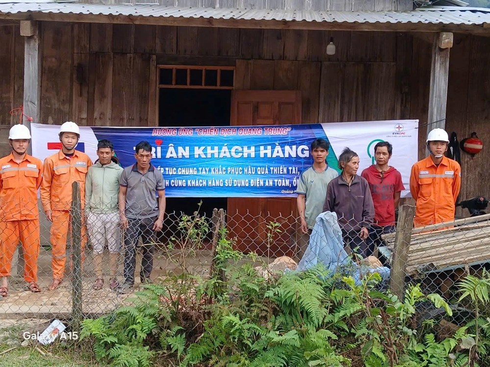 PC Quảng Ngãi: Nỗ lực vượt khó đưa điện lưới quốc gia về với 123 hộ dân Tu Thôn - ảnh 3