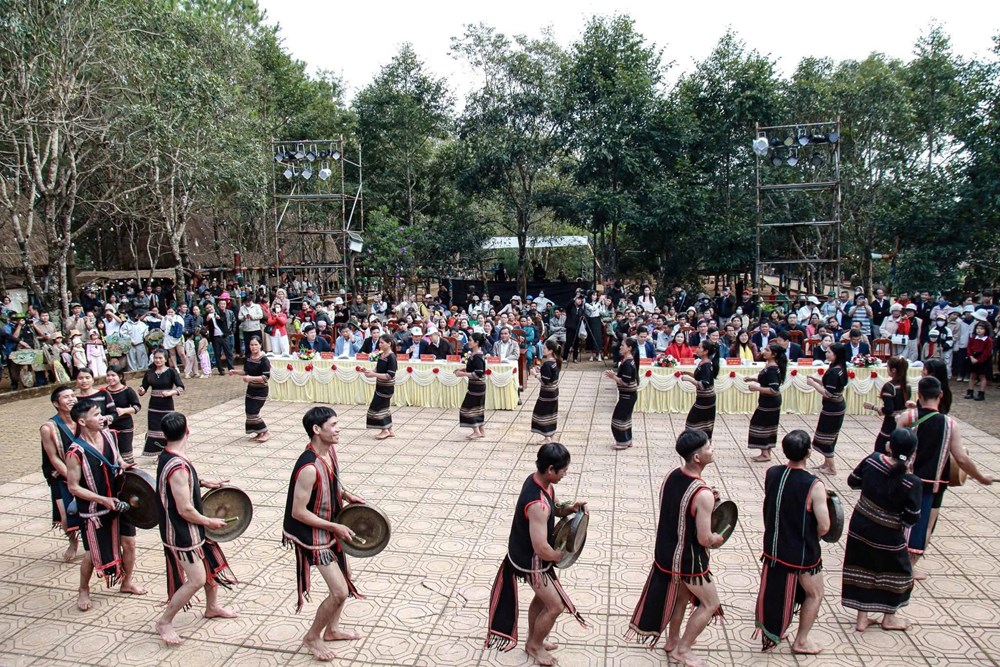 Măng Đen “đánh thức” mùa du lịch lễ hội - ảnh 3