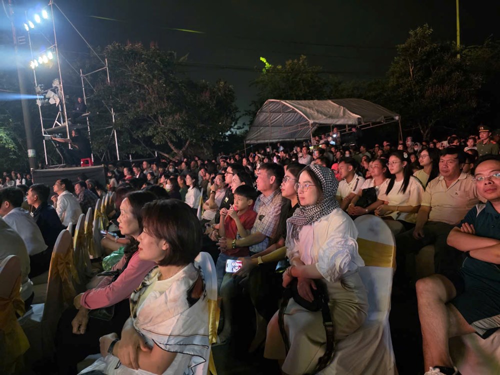 Măng Đen bùng nổ đêm hội 30.4: Bản giao hưởng đại ngàn thắp sáng khát vọng vươn xa - ảnh 7