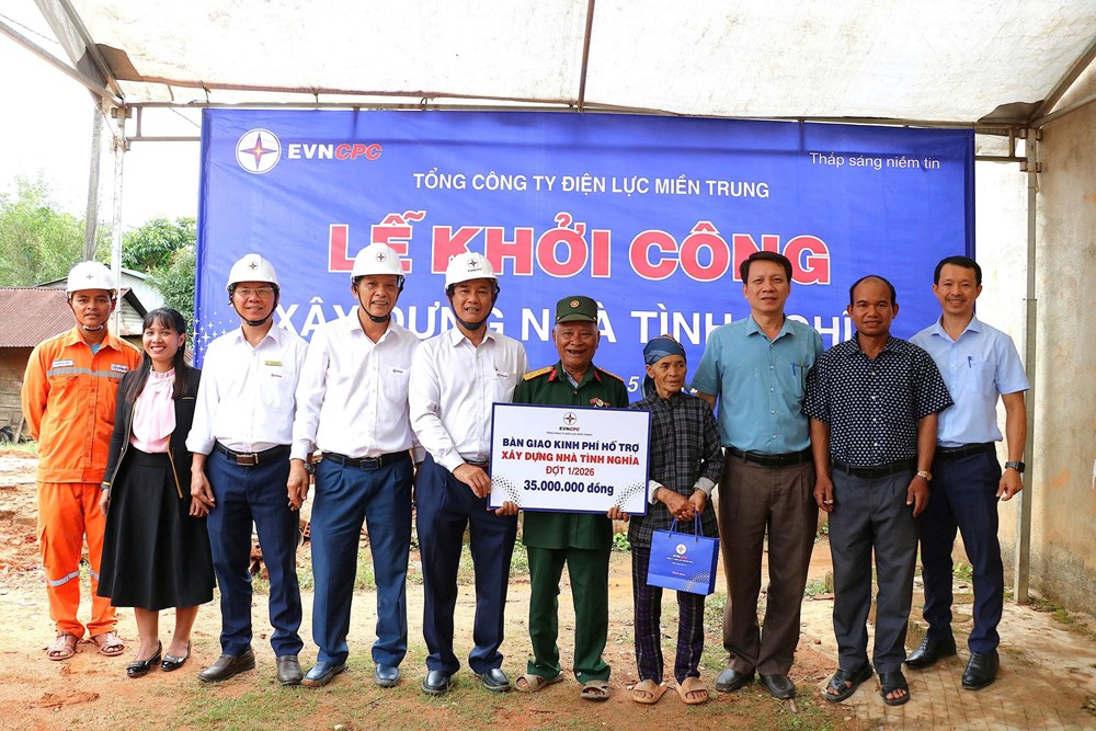 PC Quảng Ngãi khởi công, bàn giao kinh phí xây dựng 10 nhà tình nghĩa đợt 1 - ảnh 3