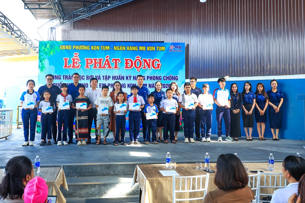 Tập huấn kỹ năng phòng, chống đuối nước cho trẻ em trên địa bàn phường Kon Tum - ảnh 3