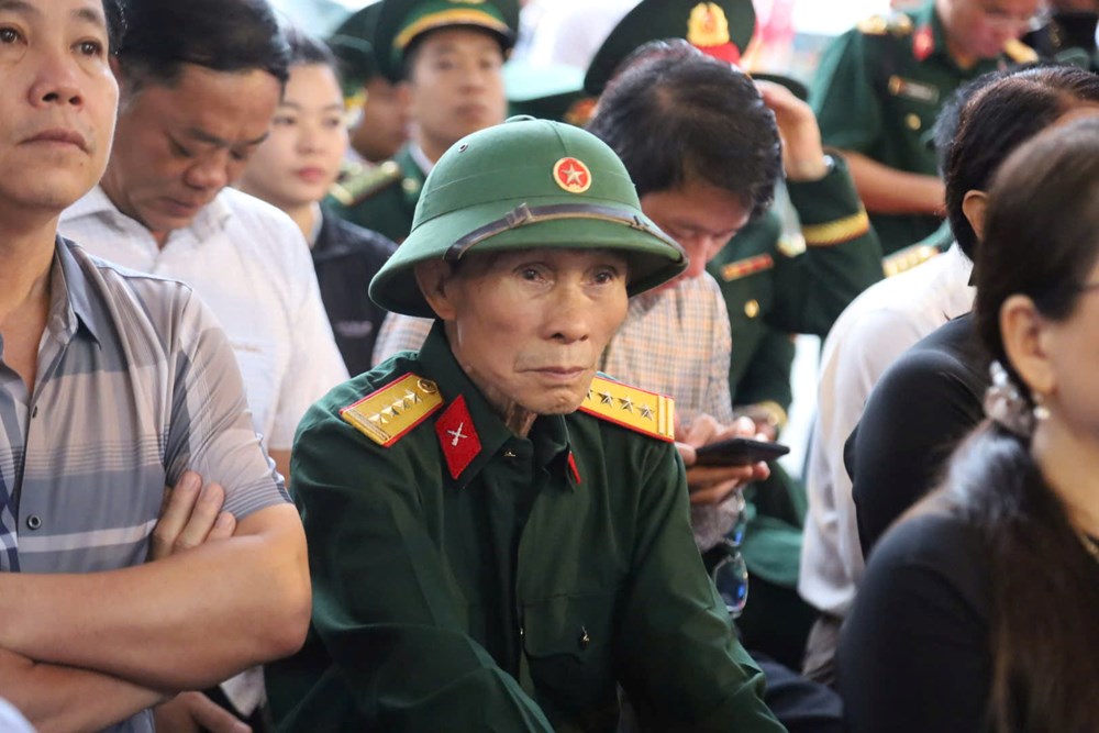 Triển khai khai quật khu vực nghi có mộ liệt sĩ tập thể trên đường Trường Chinh - ảnh 5