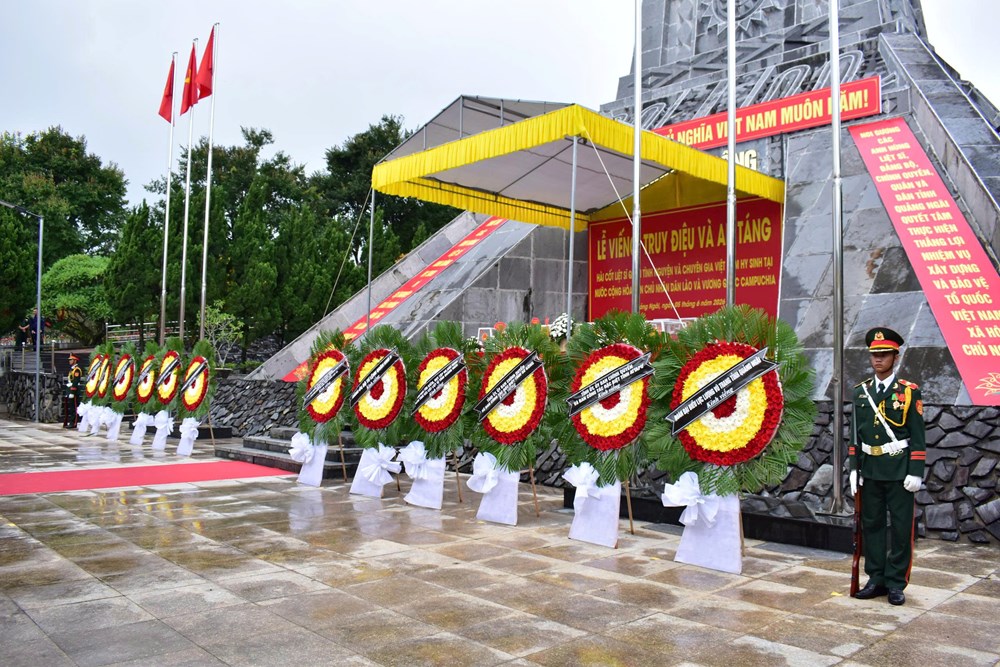 Phó Thủ tướng Phạm Thị Thanh Trà dự Lễ truy điệu, an táng hài cốt liệt sĩ tại Quảng Ngãi - ảnh 1