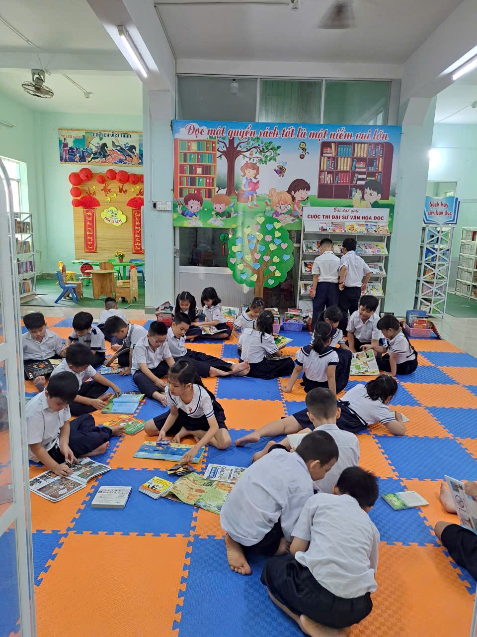 Đắk Lắk: Hút trẻ đến thư viện bằng trải nghiệm và kỹ năng sống - ảnh 2