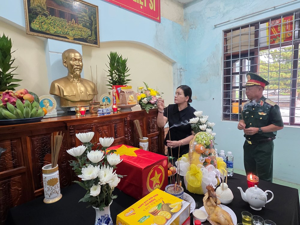 Thượng tướng Lê Quang Minh kiểm tra công tác tìm kiếm, quy tập hài cốt liệt sĩ tại Quảng Ngãi - ảnh 2