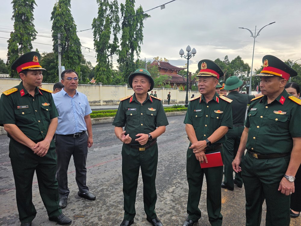 Thượng tướng Lê Quang Minh kiểm tra công tác tìm kiếm, quy tập hài cốt liệt sĩ tại Quảng Ngãi - ảnh 1