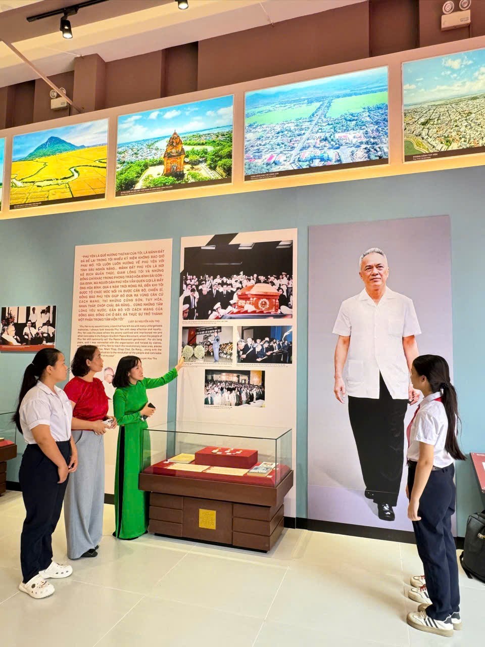 Khai trương không gian trưng bày Nhà lưu niệm Luật sư Nguyễn Hữu Thọ tại Đắk Lắk - ảnh 4