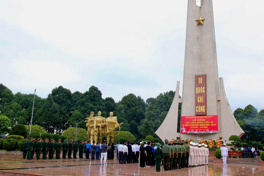 Đắk Lắk tri ân các Anh hùng liệt sĩ nhân 79 năm Ngày Thương binh - Liệt sĩ - ảnh 1