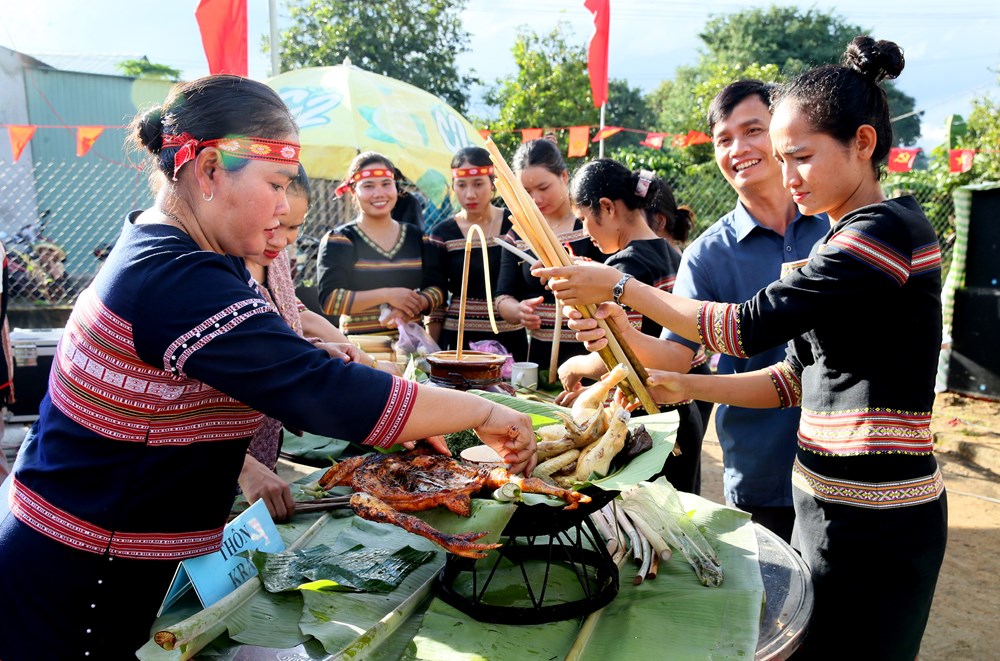 Rờ Kơi rộn ràng ngày hội văn hóa các dân tộc - ảnh 21