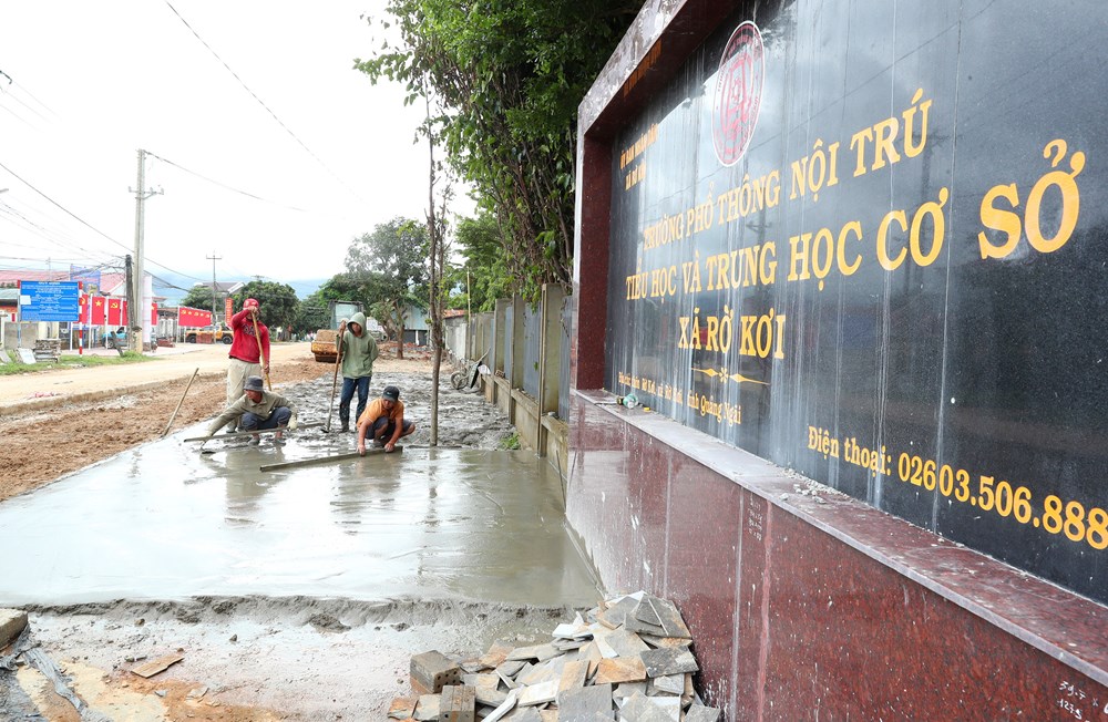 Ngôi trường mới nơi vùng biên Rờ Kơi trước ngày khai giảng - ảnh 7