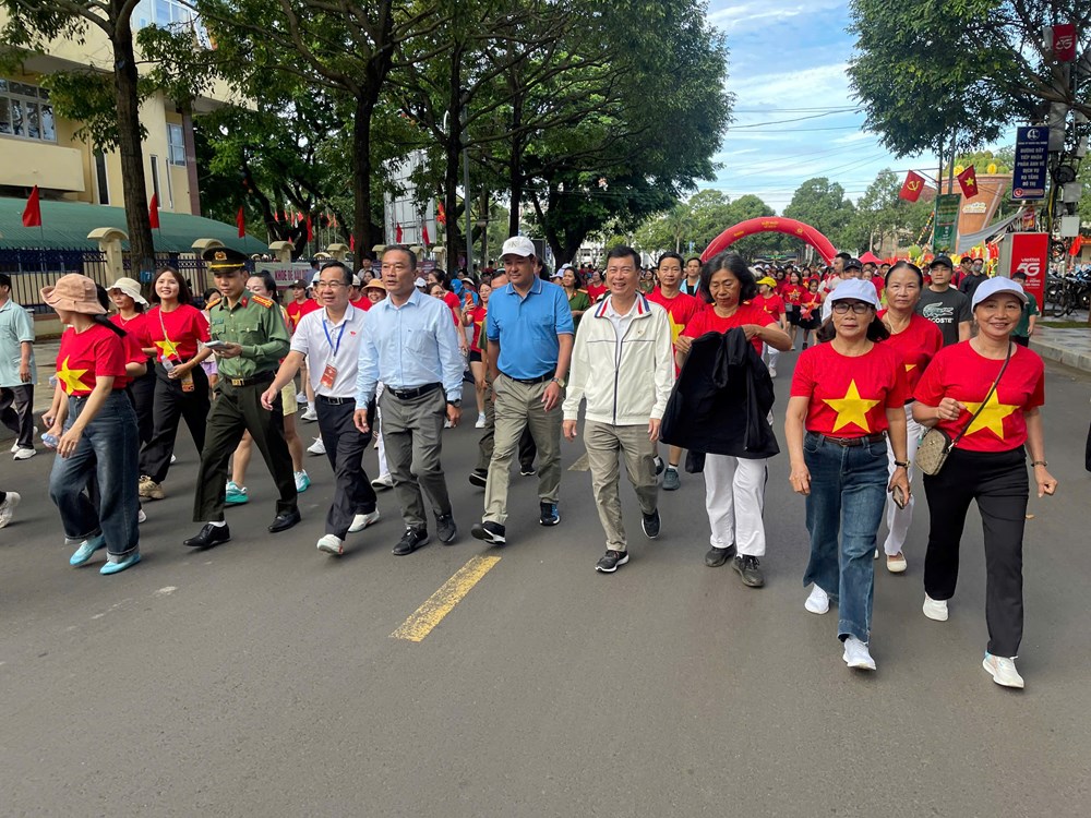 Đắk Lắk sôi nổi chương trình đi bộ “Cùng Việt Nam tiến bước” năm 2026 - ảnh 4