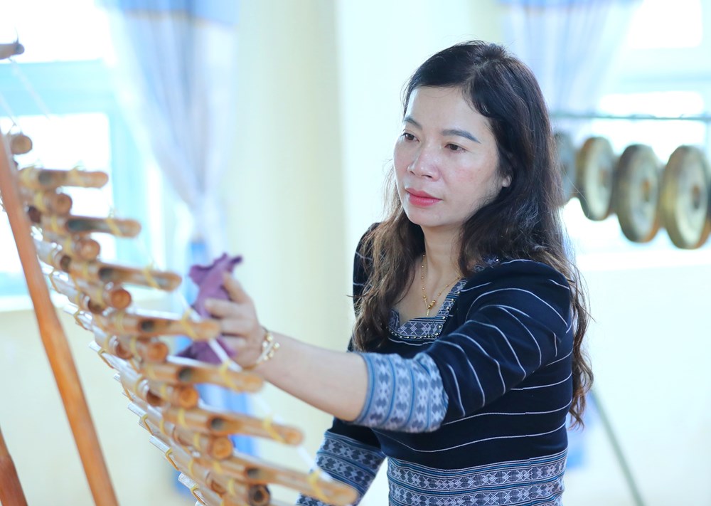 Trao cồng chiêng, trao niềm tin giữ gìn di sản - ảnh 18