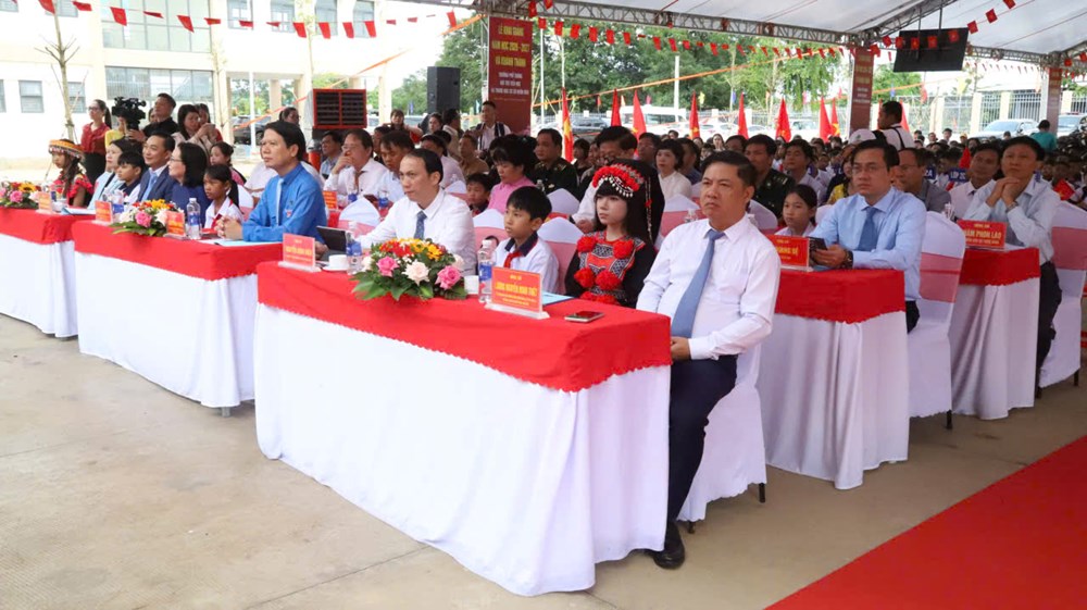 Niềm vui ngày khai trường đặc biệt tại Đắk Lắk - ảnh 3