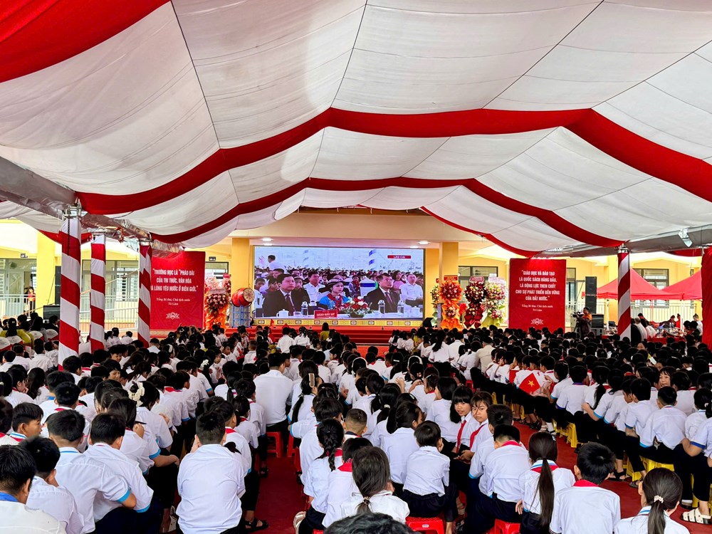 Niềm vui ngày khai trường đặc biệt tại Đắk Lắk - ảnh 7