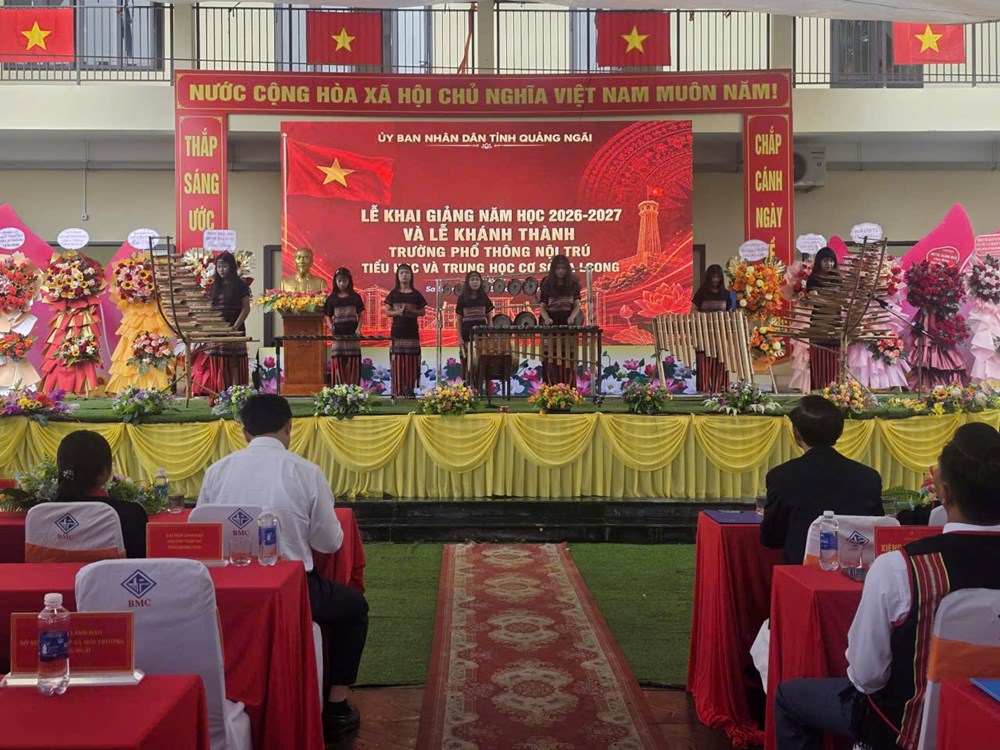 Quảng Ngãi: Rộn ràng tiếng trống khai trường nơi biên giới, hải đảo - ảnh 4