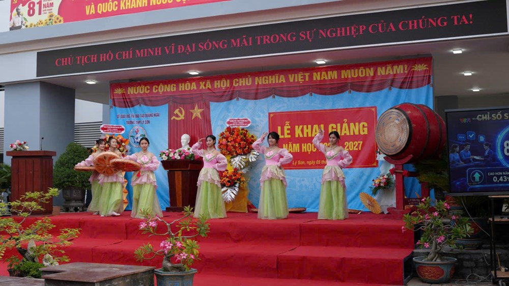 Quảng Ngãi: Rộn ràng tiếng trống khai trường nơi biên giới, hải đảo - ảnh 5