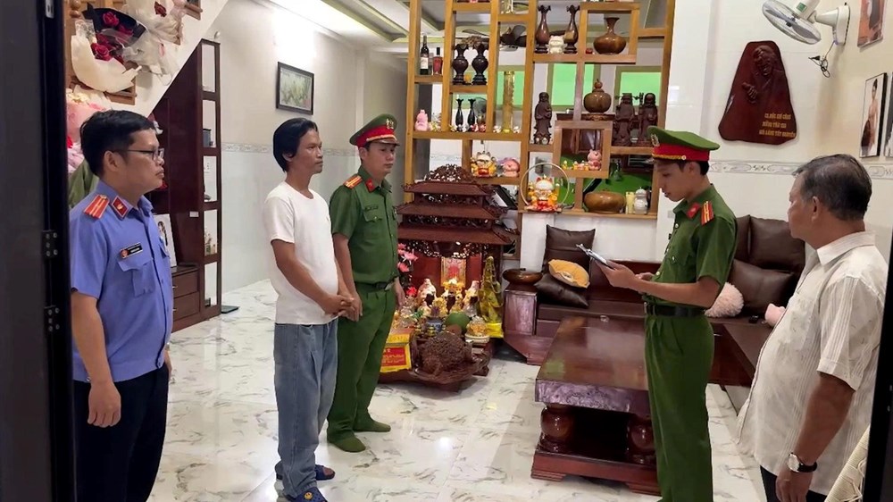 Vì sao vợ chồng chủ kênh “Già làng Tây Nguyên” bị khởi tố? - ảnh 1