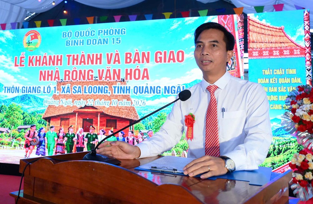 Quảng Ngãi: Trao tặng nhà rông văn hóa, thắt chặt tình đoàn kết quân dân - ảnh 3