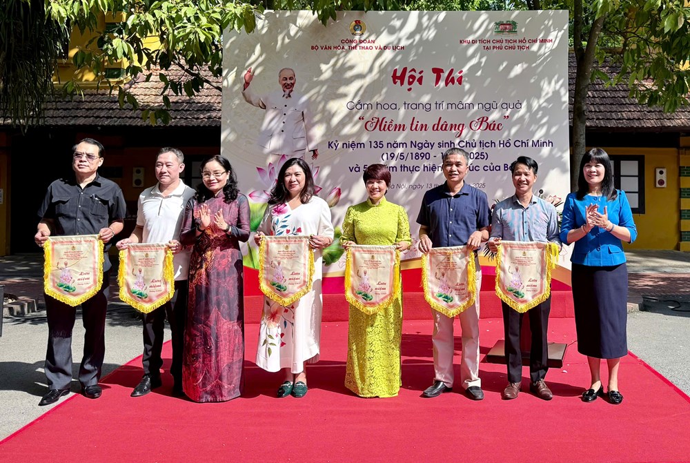 "Niềm tin dâng Bác" - ảnh 1