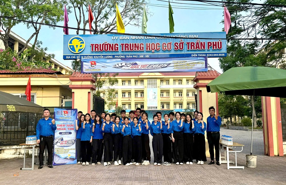Hơn 5.000 tình nguyện viên tiếp sức tại 201 điểm thi - ảnh 8