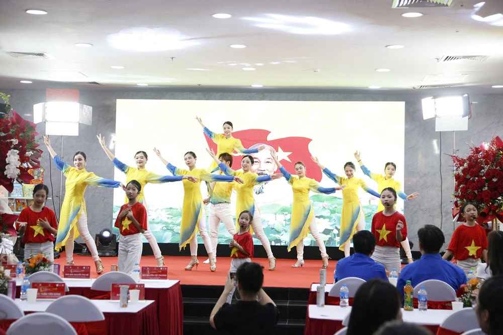 “Học tập suốt đời - Vươn mình làm chủ tương lai“ - ảnh 1