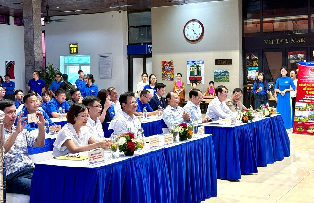 Chuyến tàu Thanh niên - Hành trình về nguồn đầy ý nghĩa - ảnh 3
