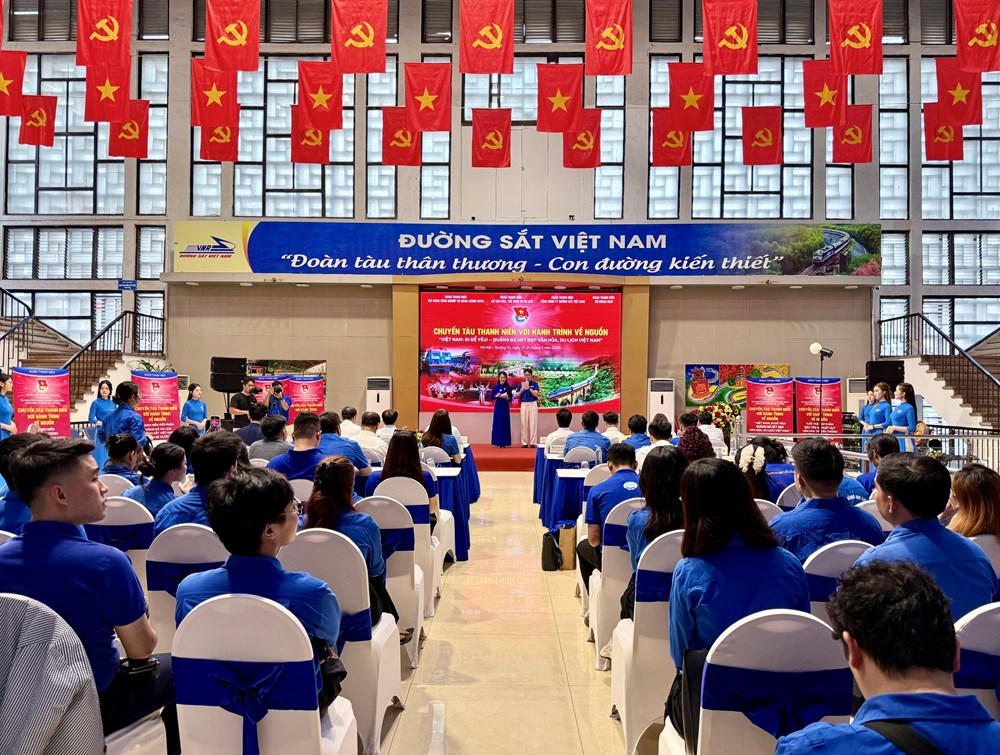 Chuyến tàu Thanh niên - Hành trình về nguồn đầy ý nghĩa - ảnh 1
