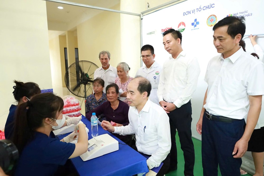 Địa phương đầu tiên trên cả nước khám sức khỏe cho người dân sau khi vận hành chính quyền hai cấp - ảnh 3