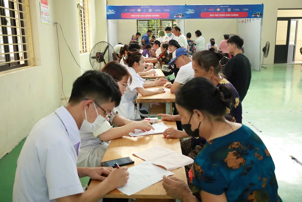 Địa phương đầu tiên trên cả nước khám sức khỏe cho người dân sau khi vận hành chính quyền hai cấp - ảnh 1