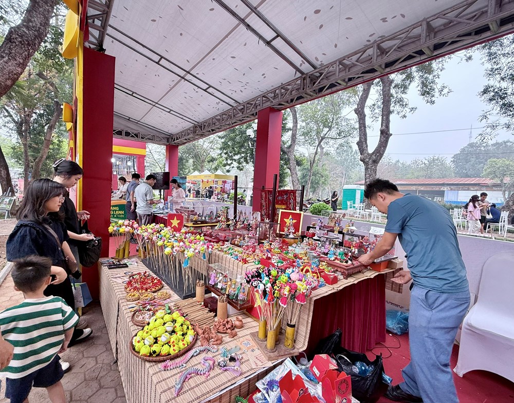 Hà Nội đón 18,36 triệu lượt khách trong 7 tháng đầu năm, tăng 11,6% so với cùng kỳ  - ảnh 3