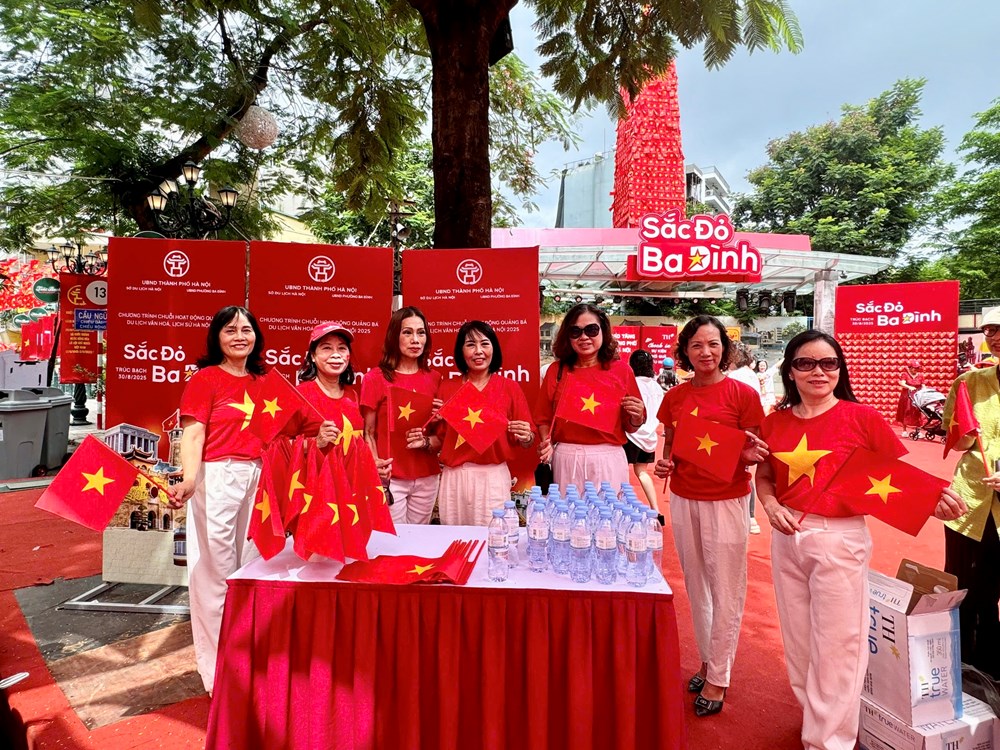 Sắc đỏ Việt Nam - Sắc đỏ Ba Đình - ảnh 2
