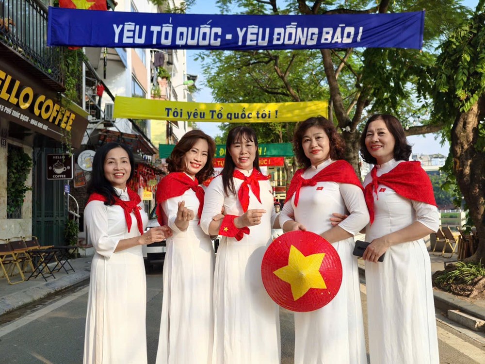 Sắc đỏ Việt Nam - Sắc đỏ Ba Đình - ảnh 6