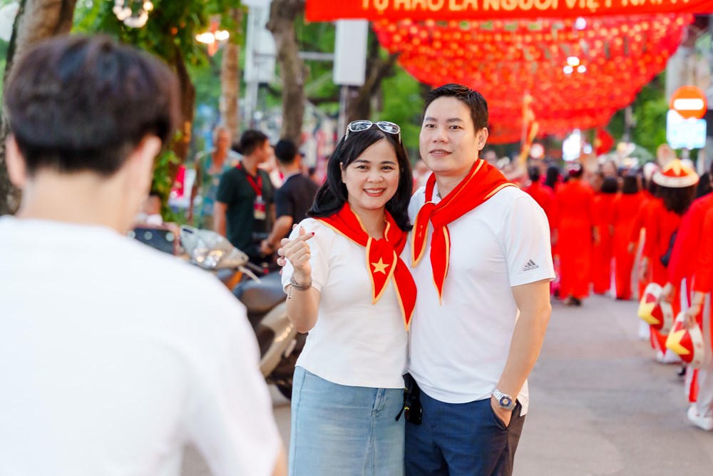 Sắc đỏ Việt Nam - Sắc đỏ Ba Đình - ảnh 5