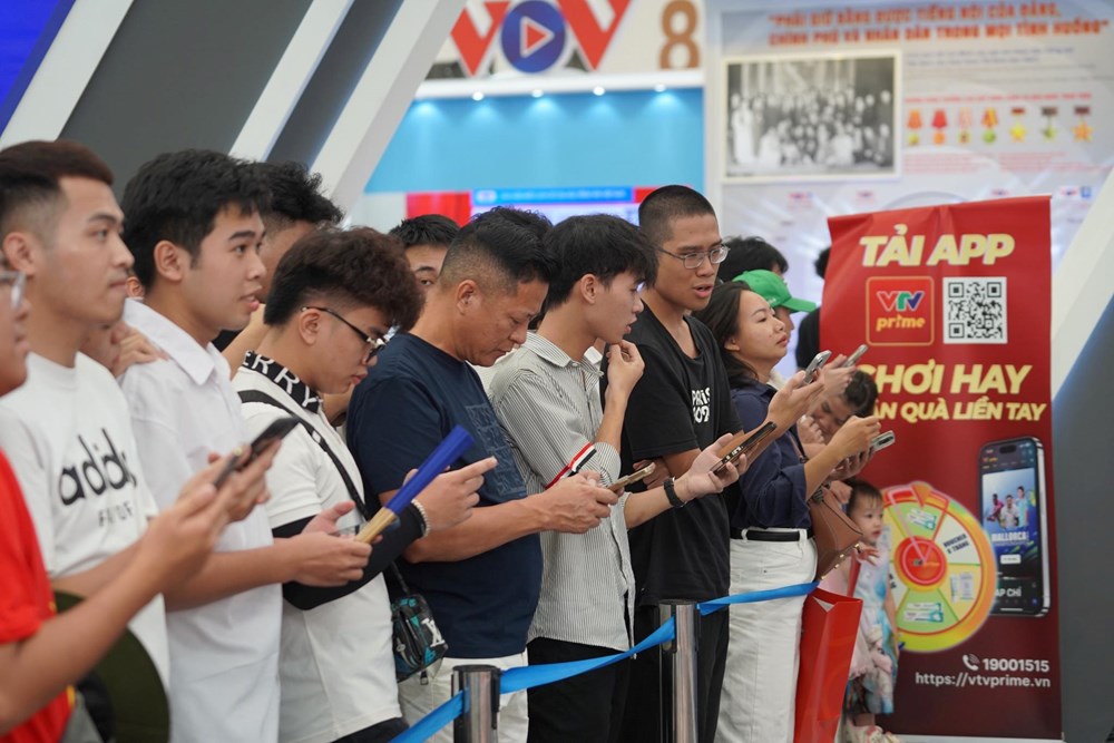  “Ai là triệu phú ON Live TV“: Phiên bản truyền hình tương tác “hút” khán giả Việt - ảnh 3