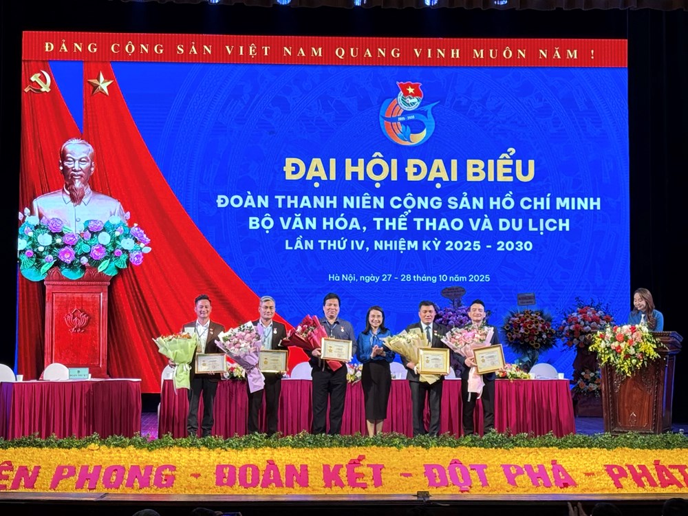 Hãy để tuổi trẻ tỏa sáng trong từng lời nói, hành động - ảnh 8