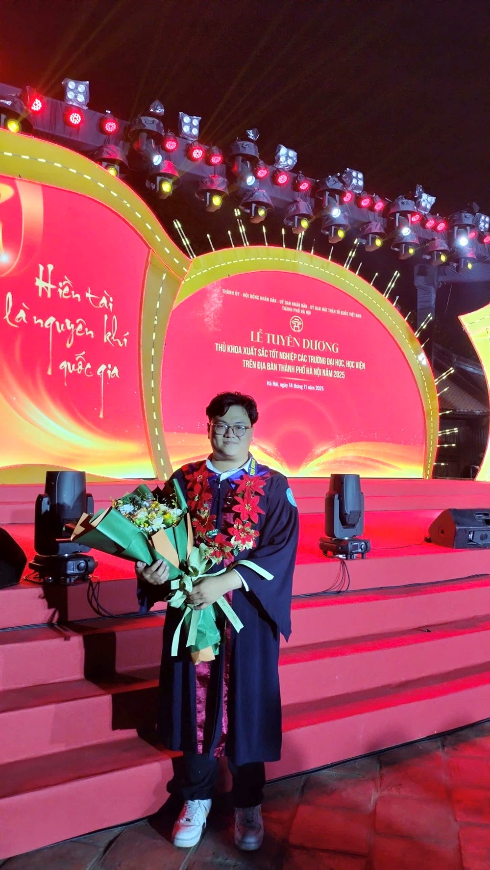 Hà Nội: Vinh danh 95 thủ khoa xuất sắc với thành tích học tập, rèn luyện nổi bật - ảnh 3