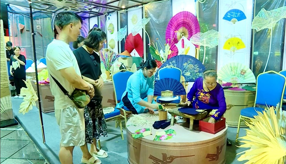 Sẽ có 150 gian hàng đặc sắc mang dấu ấn Thu Hà thành - ảnh 2