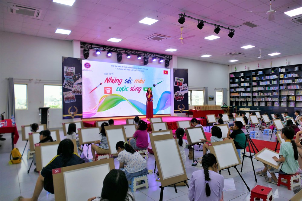 “Những sắc màu cuộc sống”: Khi hội họa nuôi dưỡng tâm hồn trẻ thơ - ảnh 1