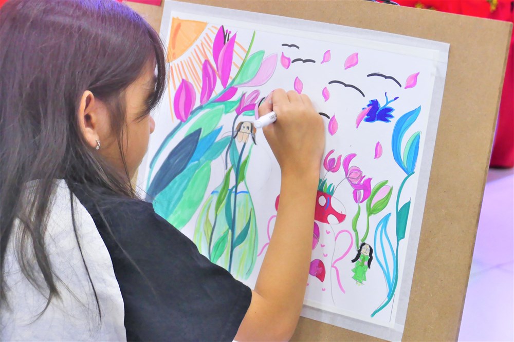 “Những sắc màu cuộc sống”: Khi hội họa nuôi dưỡng tâm hồn trẻ thơ - ảnh 2