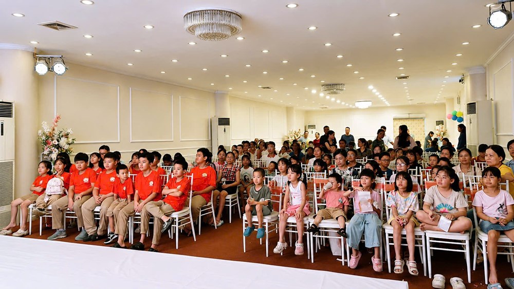 “Sắc màu tuổi thơ”: Hoạt động văn hóa, giải trí bổ ích cho các em nhỏ dịp 1.6 - ảnh 2