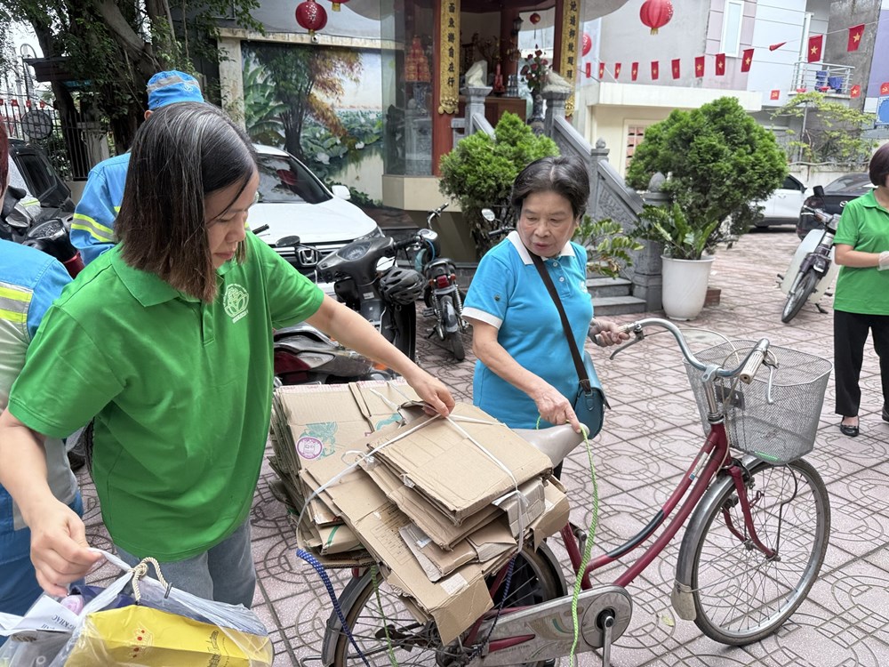  Gom pin cũ bảo vệ môi trường, thu phế liệu gây quỹ an sinh - ảnh 9