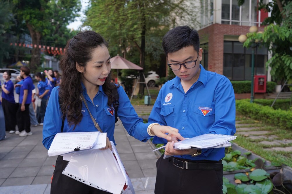 Mang yêu thương đến với vùng cao Tả Củ Tỷ - ảnh 2