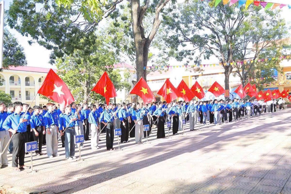 Thanh niên cả nước đồng loạt tổ chức Lễ chào cờ “Tôi yêu Tổ quốc tôi” - ảnh 5