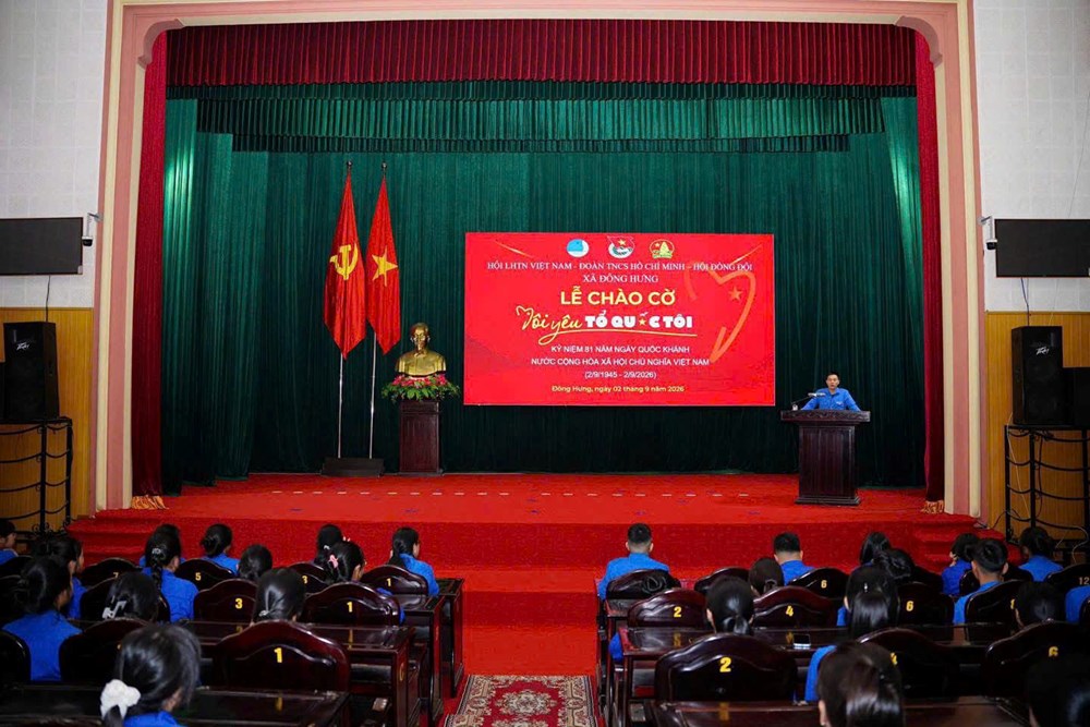 Thanh niên cả nước đồng loạt tổ chức Lễ chào cờ “Tôi yêu Tổ quốc tôi” - ảnh 8