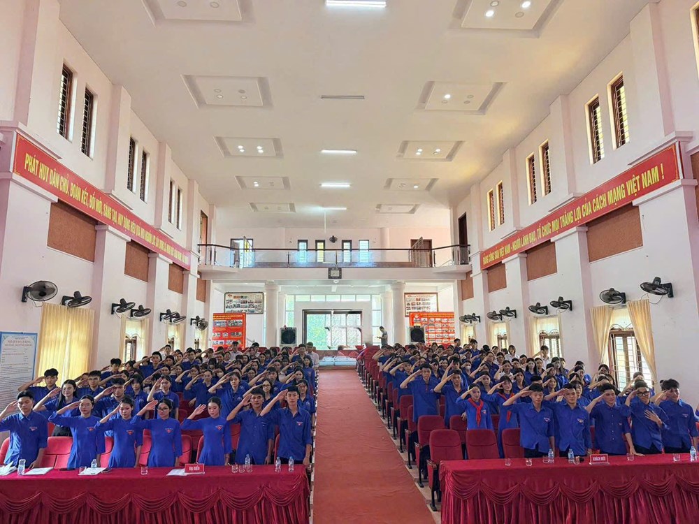 Thanh niên cả nước đồng loạt tổ chức Lễ chào cờ “Tôi yêu Tổ quốc tôi” - ảnh 1