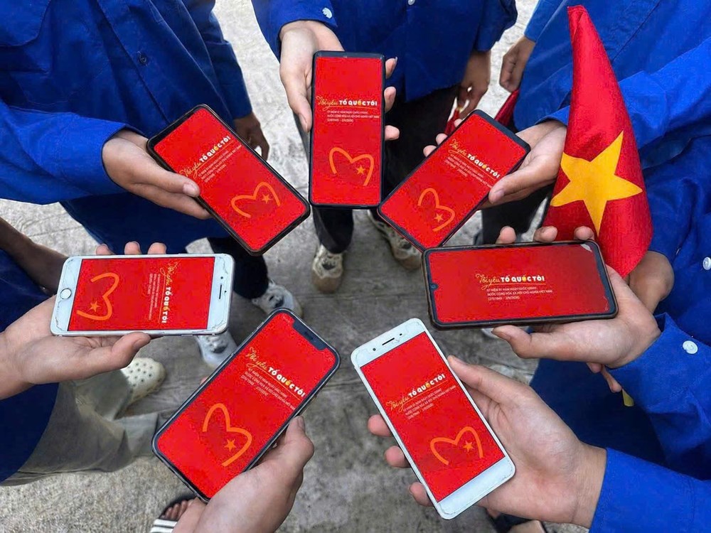 Thanh niên cả nước đồng loạt tổ chức Lễ chào cờ “Tôi yêu Tổ quốc tôi” - ảnh 16