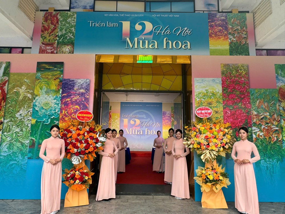  “Hà Nội 12 mùa hoa”: Hành trình cảm xúc của người yêu hoa trong Ngày Giải phóng Thủ đô - ảnh 1